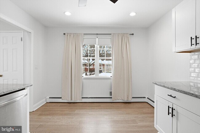 Building Photo - 29 Rolling Ln