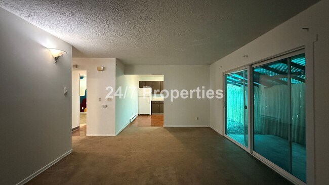 Building Photo - 2024-910MF