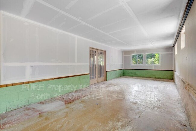 Building Photo - 1536 Madrona Ave