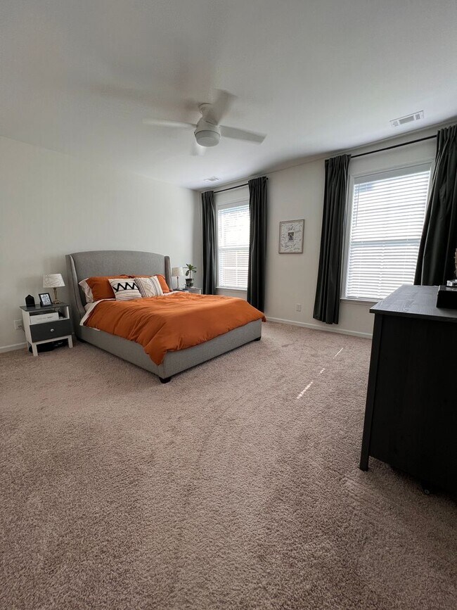Building Photo - 9852 Bluestone Cir