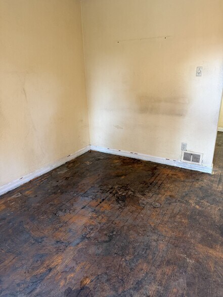 Building Photo - 2072 Coleridge Dr