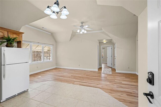 Building Photo - 4640 Chestatee Pointe Rd