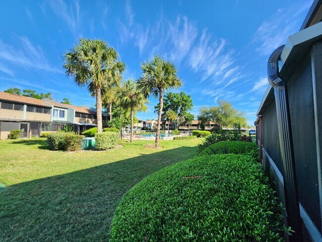 Building Photo - Gorgeous 3-Bedroom, 2.5-Bathroom Townhome in Winter Haven