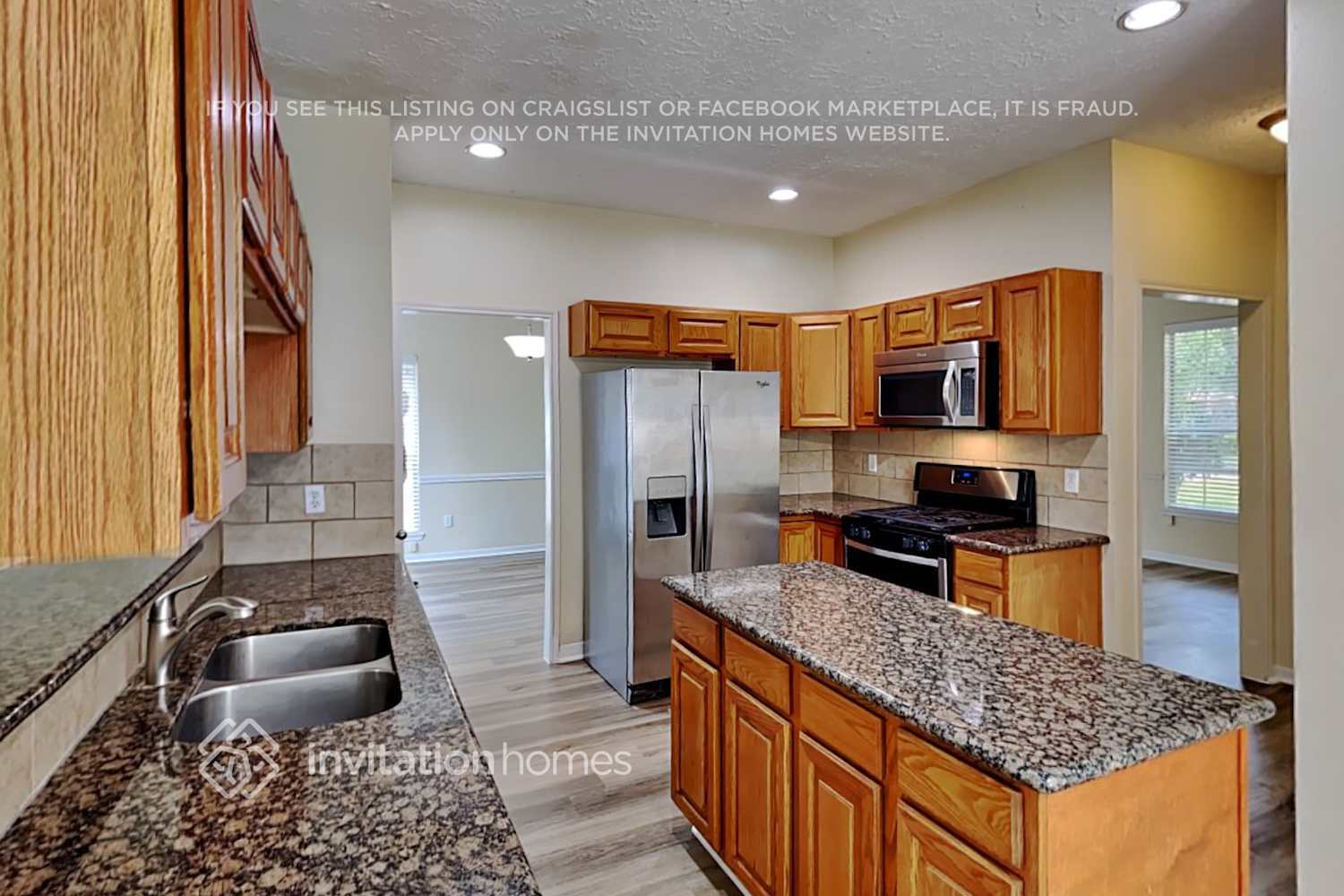 Building Photo - 14423 Sun Harbor Dr