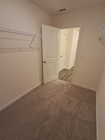 Building Photo - 2044 Trailside Dr