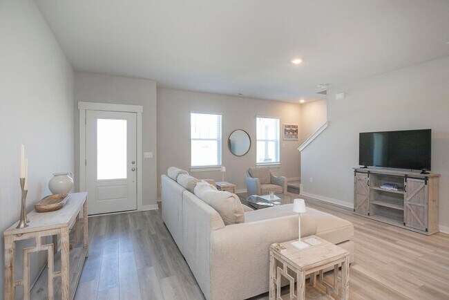 Building Photo - 517 Swanholme Dr