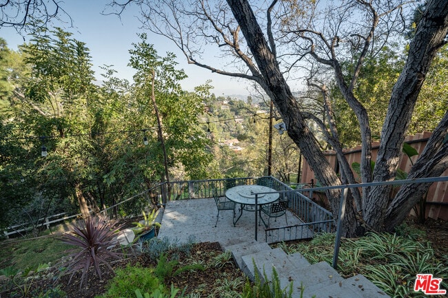 Building Photo - 467 Canyon Vista Dr