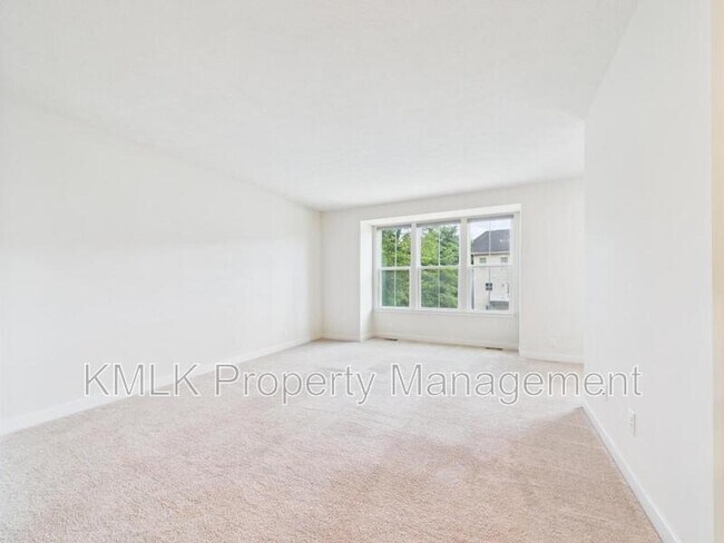 Building Photo - 844 Buckeye Dr