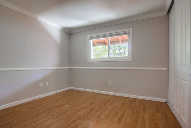 Building Photo - Single Story Duplex with Two Private Residences