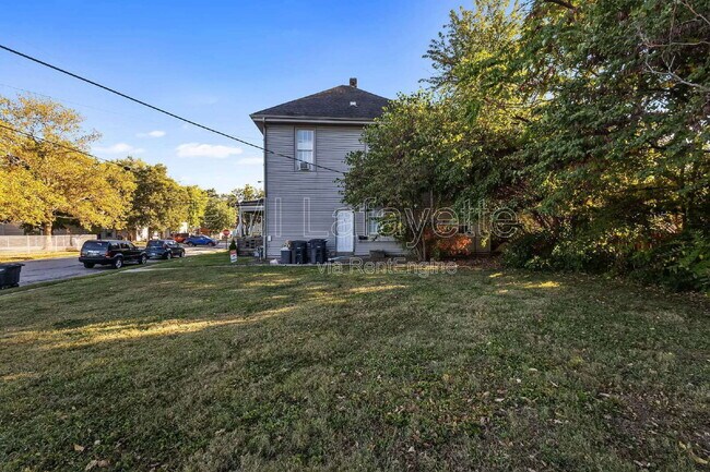 Building Photo - 1502 1/2 N 13th St