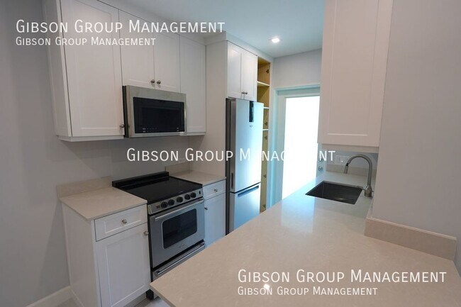 Building Photo - 631 NE 17th Way