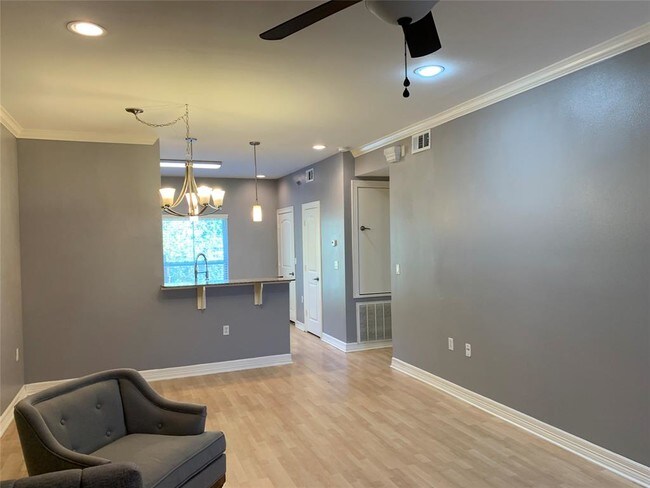 Building Photo - 3501 Chenevert St