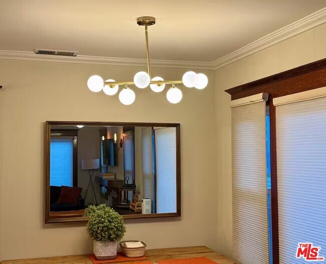 Building Photo - 4253 Fountain Ave