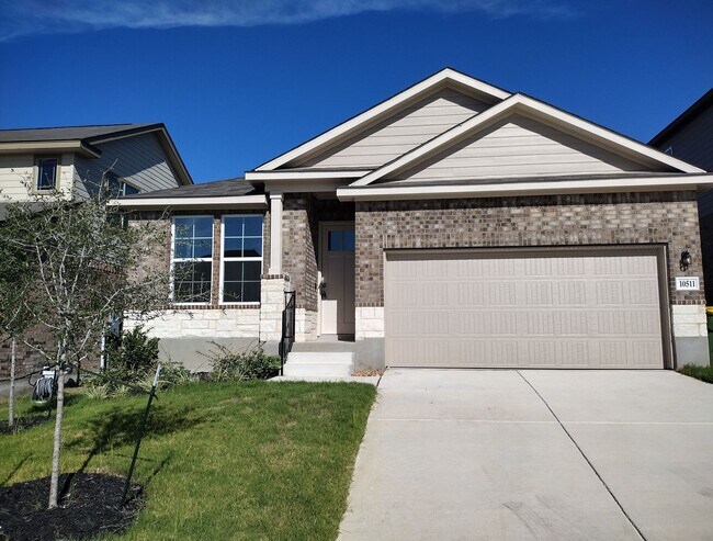 Building Photo - Beautiful 4 bedroom new build, it is a must see!!