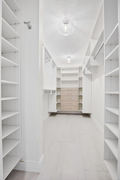 Building Photo - 7233 Promenade Dr