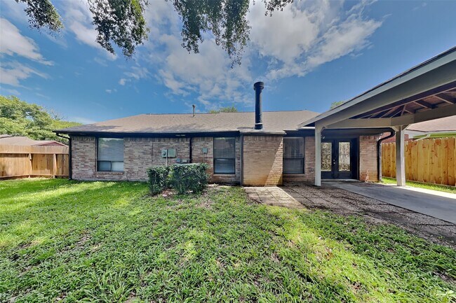 Building Photo - 8155 Big Oak Trail Dr