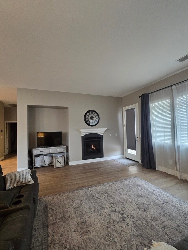 Building Photo - 992 Bella Rosa Dr