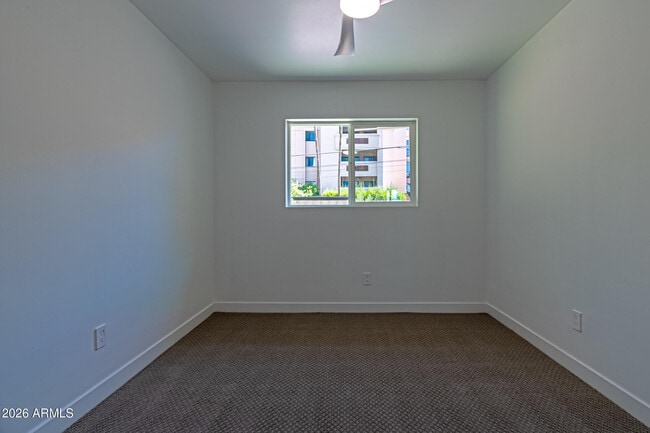 Building Photo - 3035 E Heatherbrae Dr