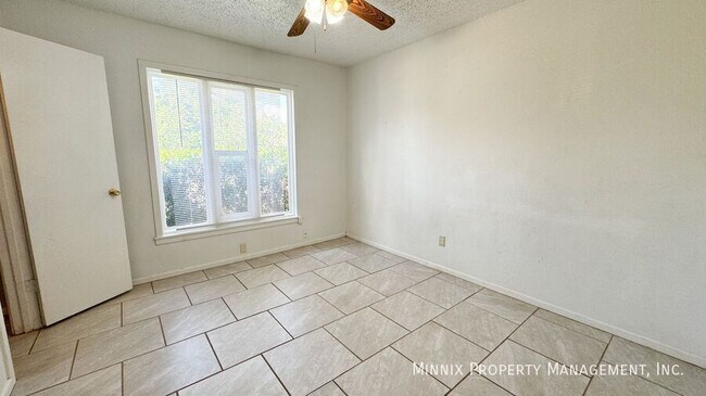 Building Photo - 5603 Amherst St