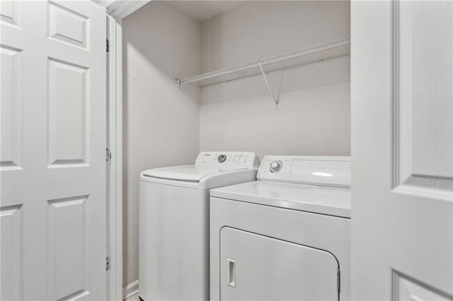 Building Photo - 2263 Limehurst Dr
