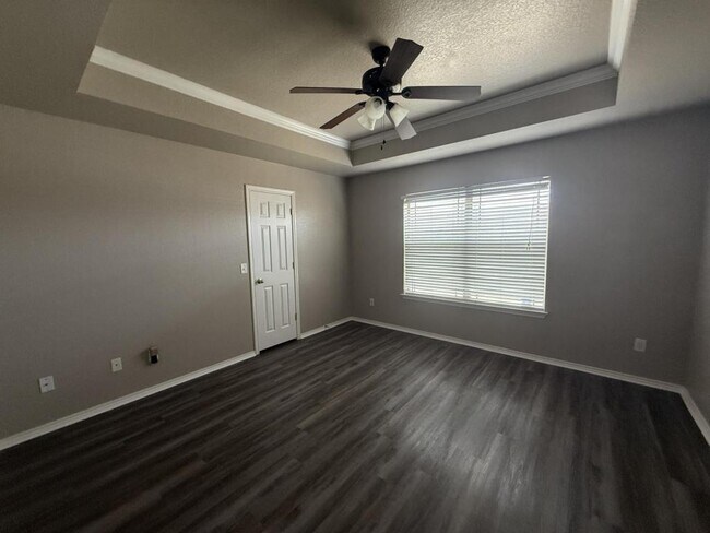 Building Photo - 4205 Cambridge Dr