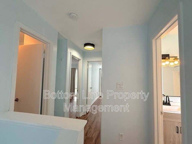 Building Photo - 7838 Hummingbird Ln