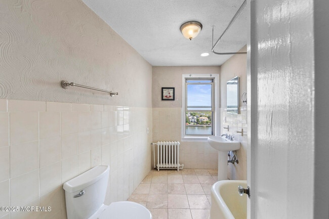 Building Photo - 400 Deal Lake Dr