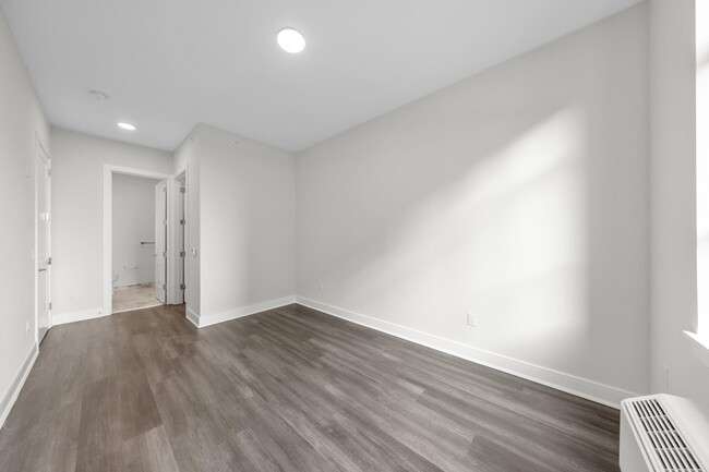 Building Photo - 121 34th St