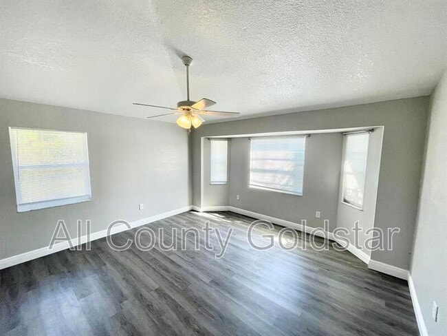 Building Photo - 19468 Edgewater Dr