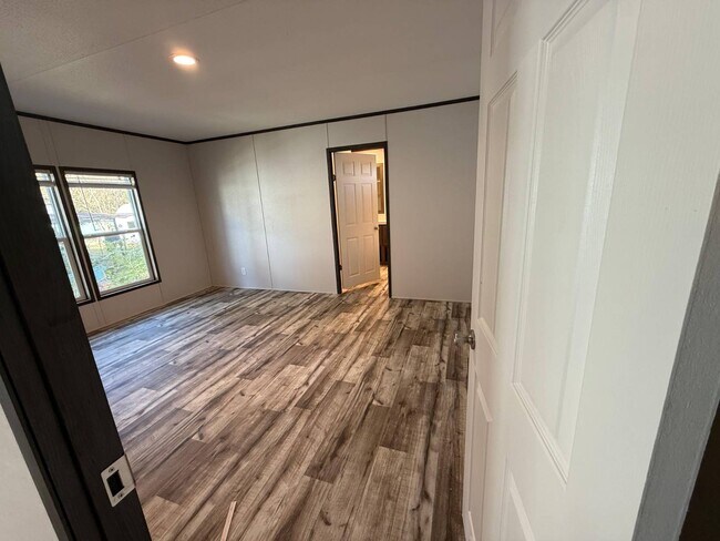 Building Photo - 2881 TX-110