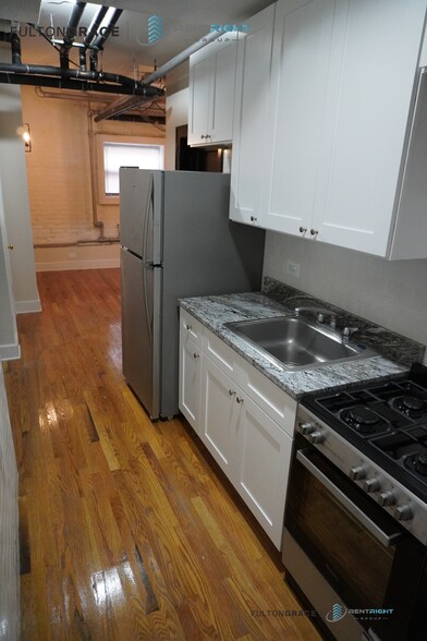 Building Photo - 1700-1710 W Albion