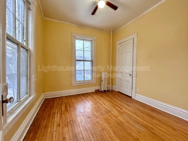 Building Photo - 317 Prospect Ave NE