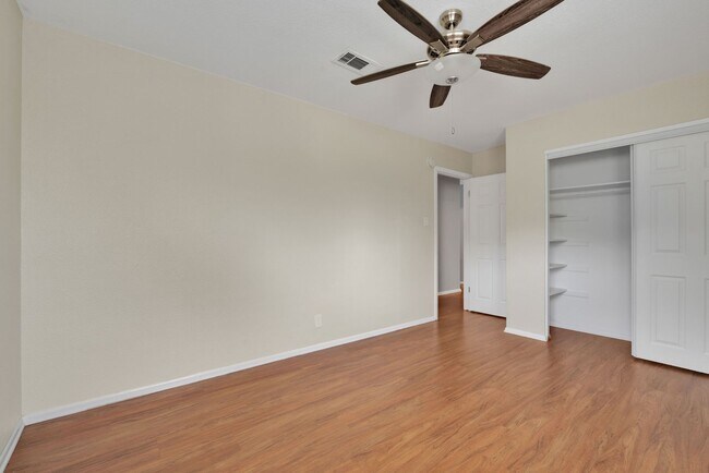 Building Photo - Two Story Rental in Castle Hills