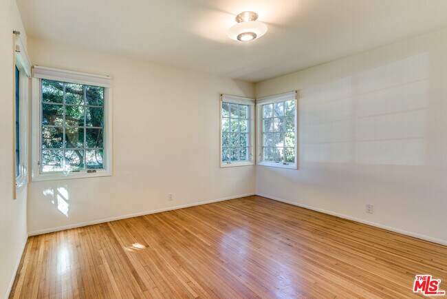 Building Photo - 1616 Ashland Ave