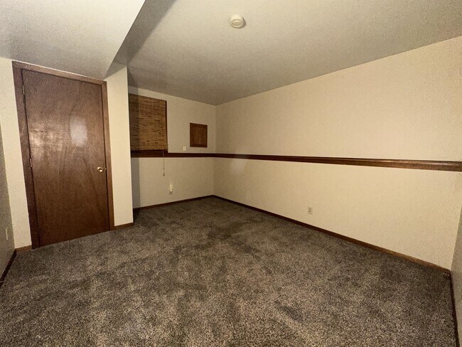 Building Photo - 5811 Whispering Way