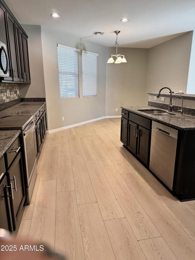 Building Photo - 4057 E Nunneley Rd