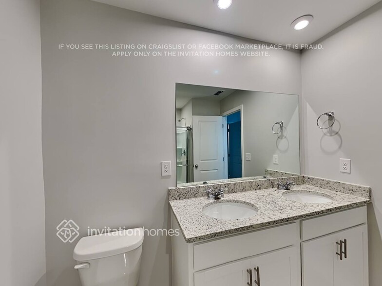 Building Photo - 2026 Blackbird Cir