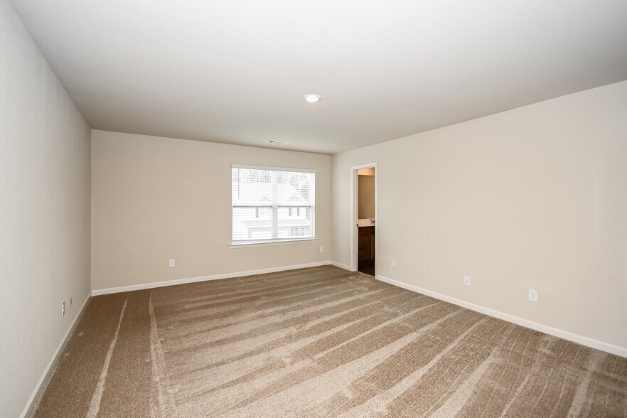 Building Photo - 151 Innis Brk Cir