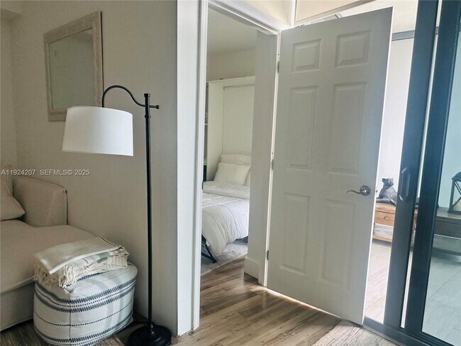 Building Photo - 121 NE 34th St