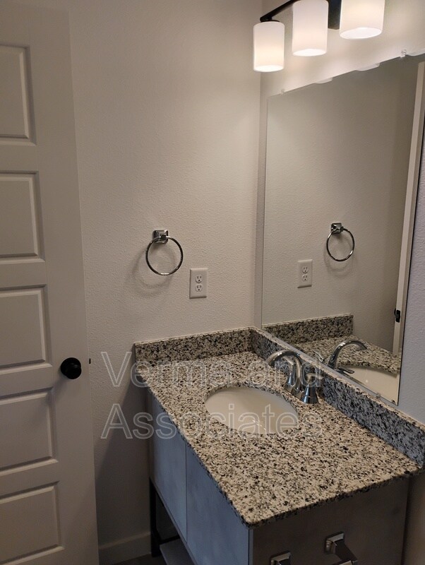 Building Photo - 841 Ventnor Ave