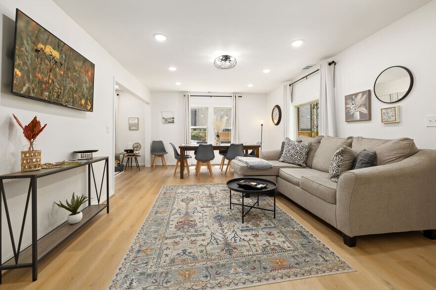 Primary Photo - 1318 S W Ave