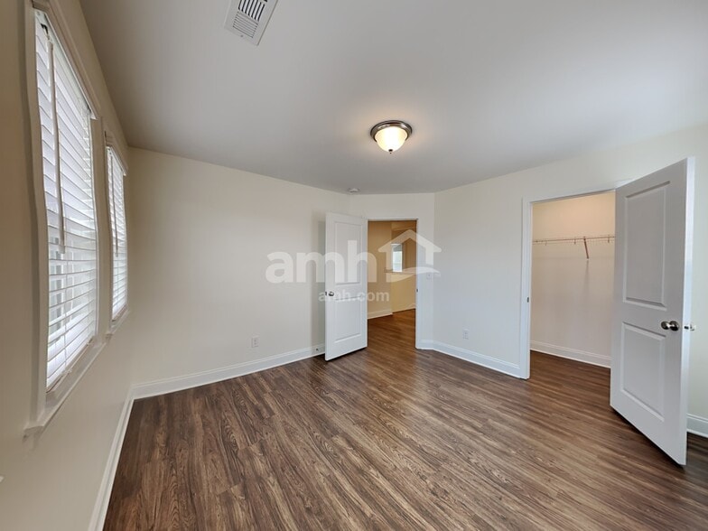Building Photo - 2745 Bison Ct