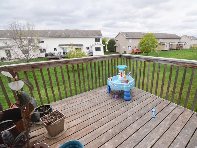 Building Photo - 3 Floor Townhome With Large Yard