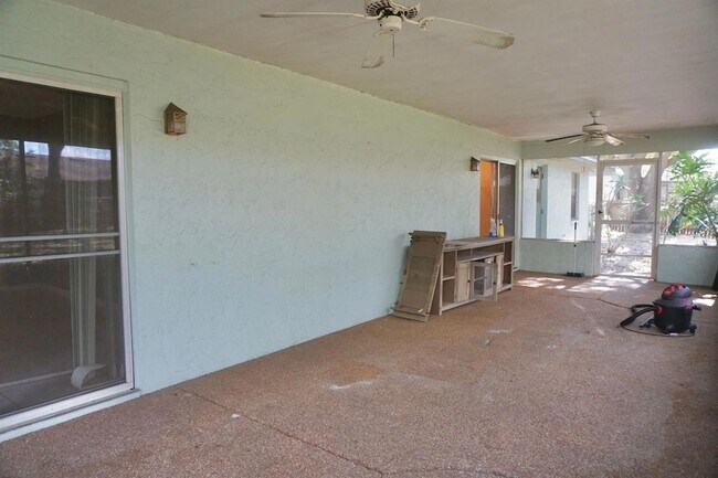 Building Photo - 1422 Chamberlain Loop