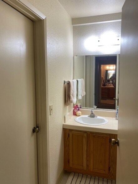 Building Photo - 45 Stenner St