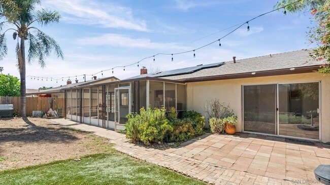 Building Photo - 1695 Kenora Dr