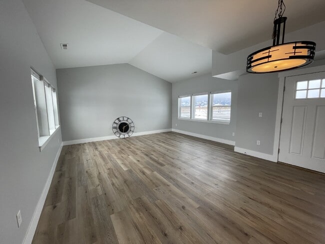 Building Photo - Practically New 3 Bedroom with Mountain Views!