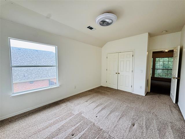 Building Photo - 2762 Hillview Dr