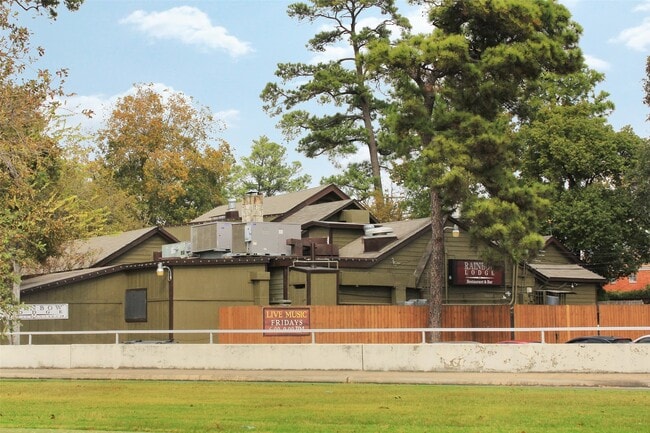 Building Photo - 1607 Willowby Dr