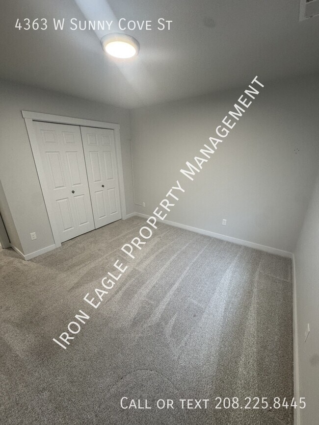 Building Photo - 4363 W Sunny Cove St